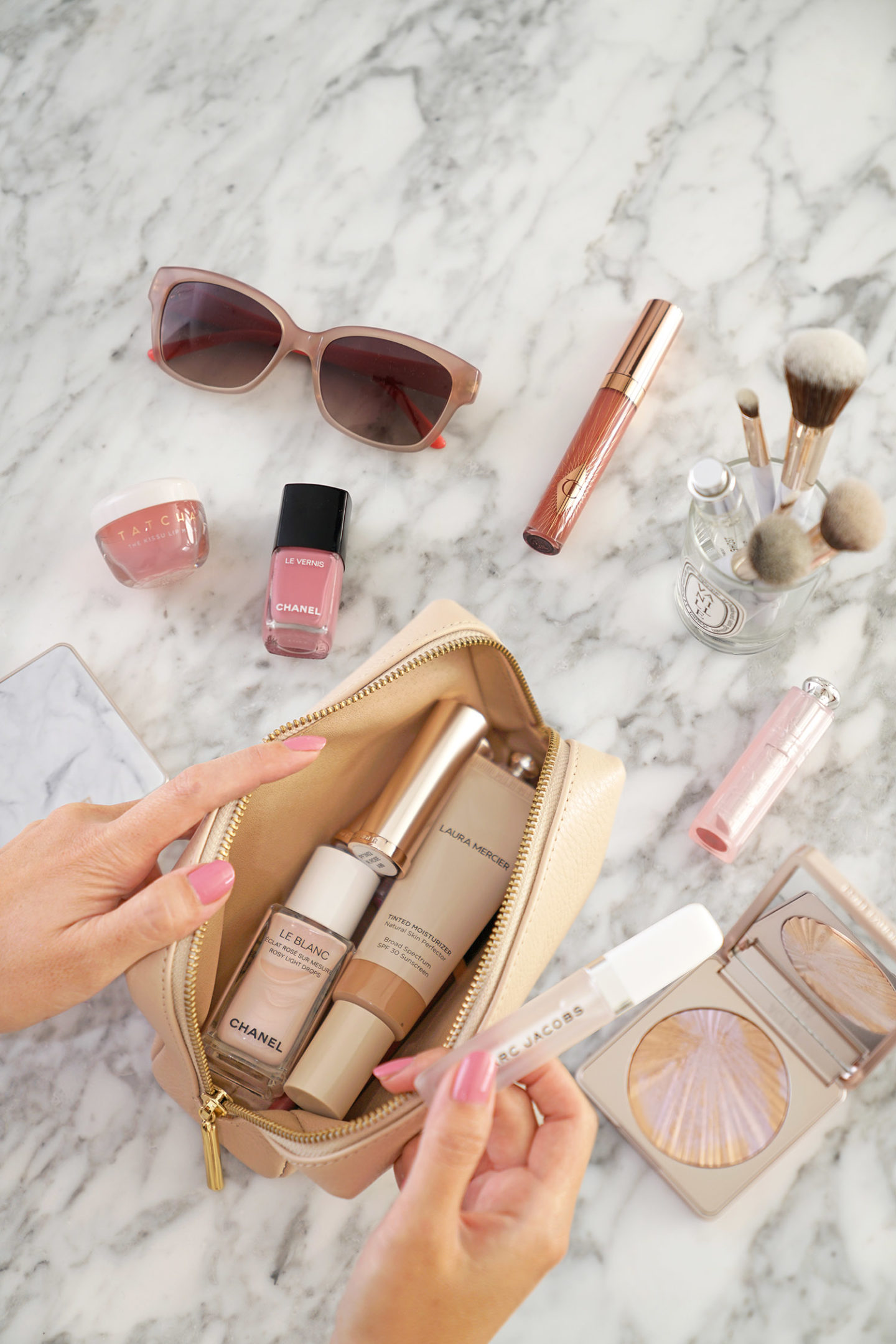 Trousse de maquillage préférée Cuyana Tech Case