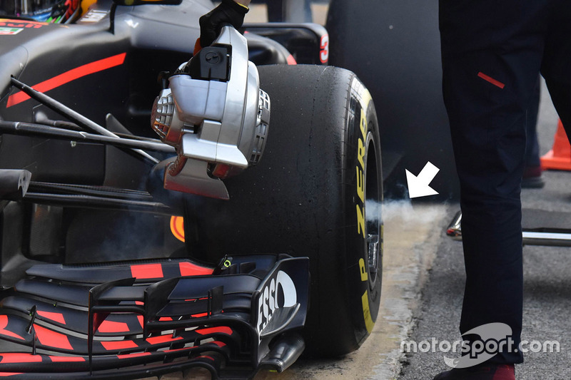 Détail de l'essieu avant soufflé Red Bull Racing RB13