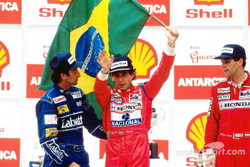 Podium: vainqueur de la course Ayrton Senna, McLaren, deuxième place Riccardo Patrese, Williams, troisième place Gerhard Berger, McLaren