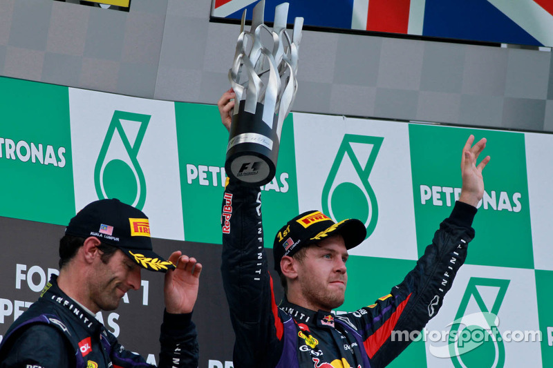 Podium: vainqueur Sebastian Vettel, Red Bull Racing, deuxième Mark Webber, Red Bull Racing