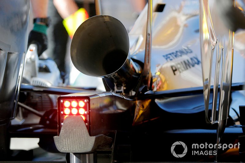 Nico Rosberg, Mercedes AMG F1 W05 teste une configuration d'échappement plus bruyante