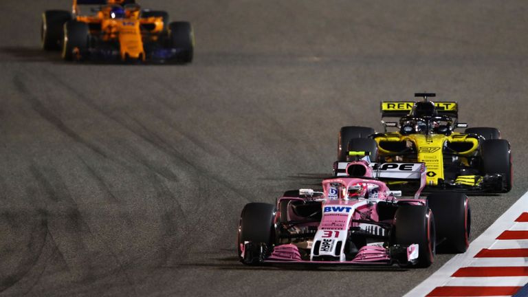 Esteban Ocon de France au volant de la (31) Sahara Force India F1 Team VJM11 Mercedes sur la bonne voie pendant le Grand Prix de Bahreïn de Formule 1 en avril 2018