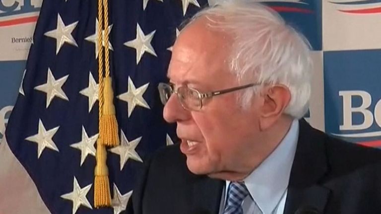 Bernie Sanders répond à une question de Sky News