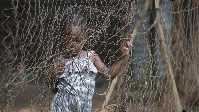 Les premiers cas de COVID-19 en Afrique subsaharienne ont été annoncés il y a à peine trois semaines, mais le taux d'infection dans des pays comme l'Afrique du Sud augmente rapidement. SPARKS VT