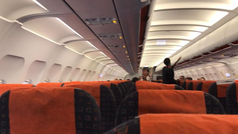 Francesca Bragoli a volé d'Italie vers le Royaume-Uni sur un vol presque vide avant que le verrouillage ne soit étendu à l'ensemble du pays