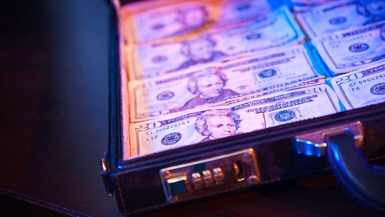 Bourassa vendrait les faux billets pour 30% de leur valeur fictive 