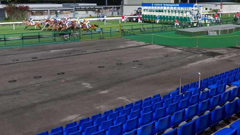 Les courses de chevaux à Hong Kong ont eu lieu à huis clos depuis le coup de coronavirus