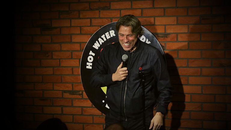 John Bishop a déjà joué au club. Pic: Club de comédie de l'eau chaude