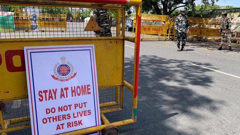 Les 1,3 milliard de personnes en Inde sont invitées à rester chez elles