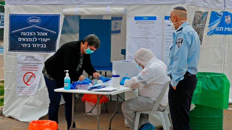 Les autorités ont mis en place des précautions aux bureaux de vote