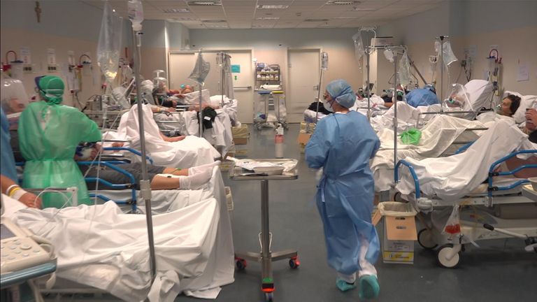 L'hôpital est submergé de patients 