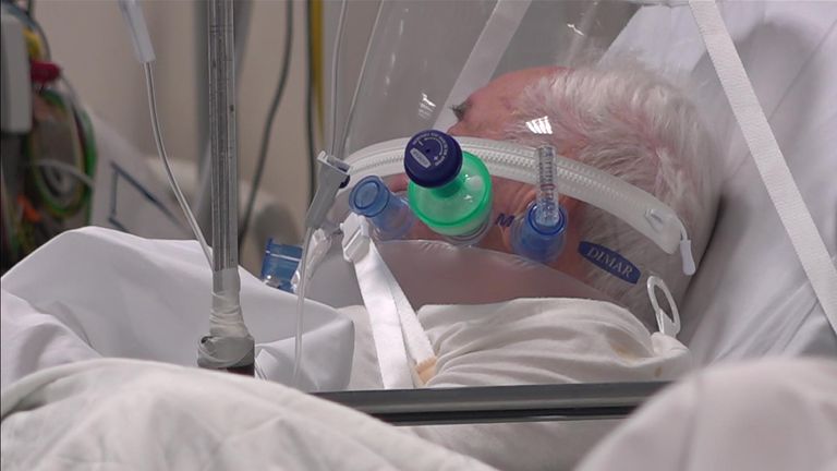 Le personnel essaie d'empêcher les patients de se détériorer davantage