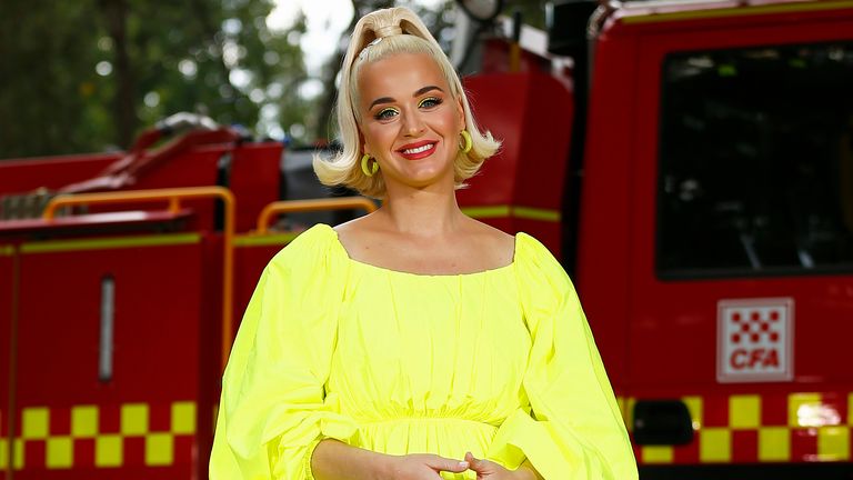 Katy Perry pose pour une photo le 11 mars 2020 à Bright, Australie. Le concert gratuit Fight On a été organisé pour les pompiers et les communautés récemment touchés par les feux de brousse dévastateurs à Victoria. (Photo de Daniel Pockett / Getty Images)
