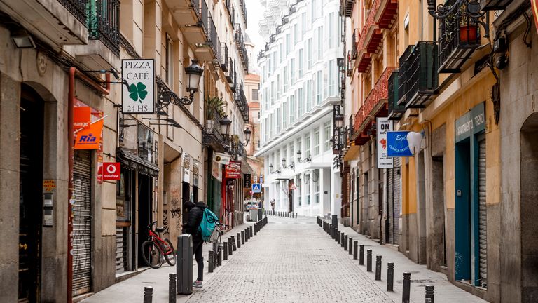 Les rues sont désertes à Madrid