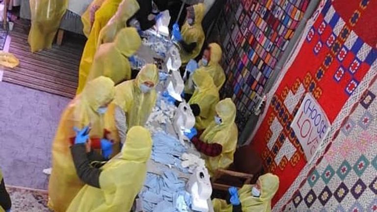 Team Humanity aide Moria Camp, sur l'île grecque de Lesbos, à se préparer au coronavirus