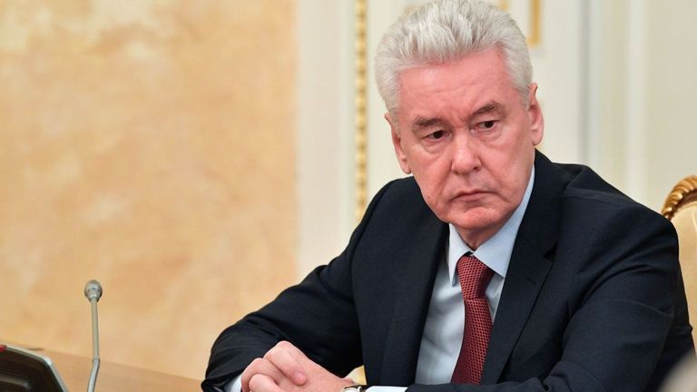 Le maire de Moscou, Sergei Sobyanin, assiste à une réunion du gouvernement sur le confinement du COVID-19