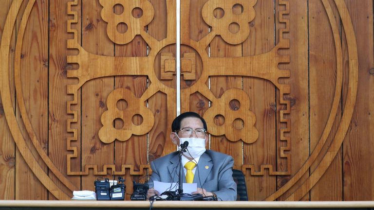 Lee Man-hee s'est excusé devant une église à Gapyeong