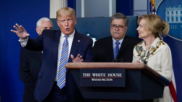 M. Trump s'est engagé à réévaluer les restrictions gouvernementales