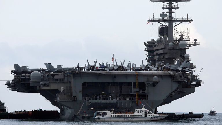 L'USS Theodore Roosevelt à Da Nang, Vietnam, le 5 mars