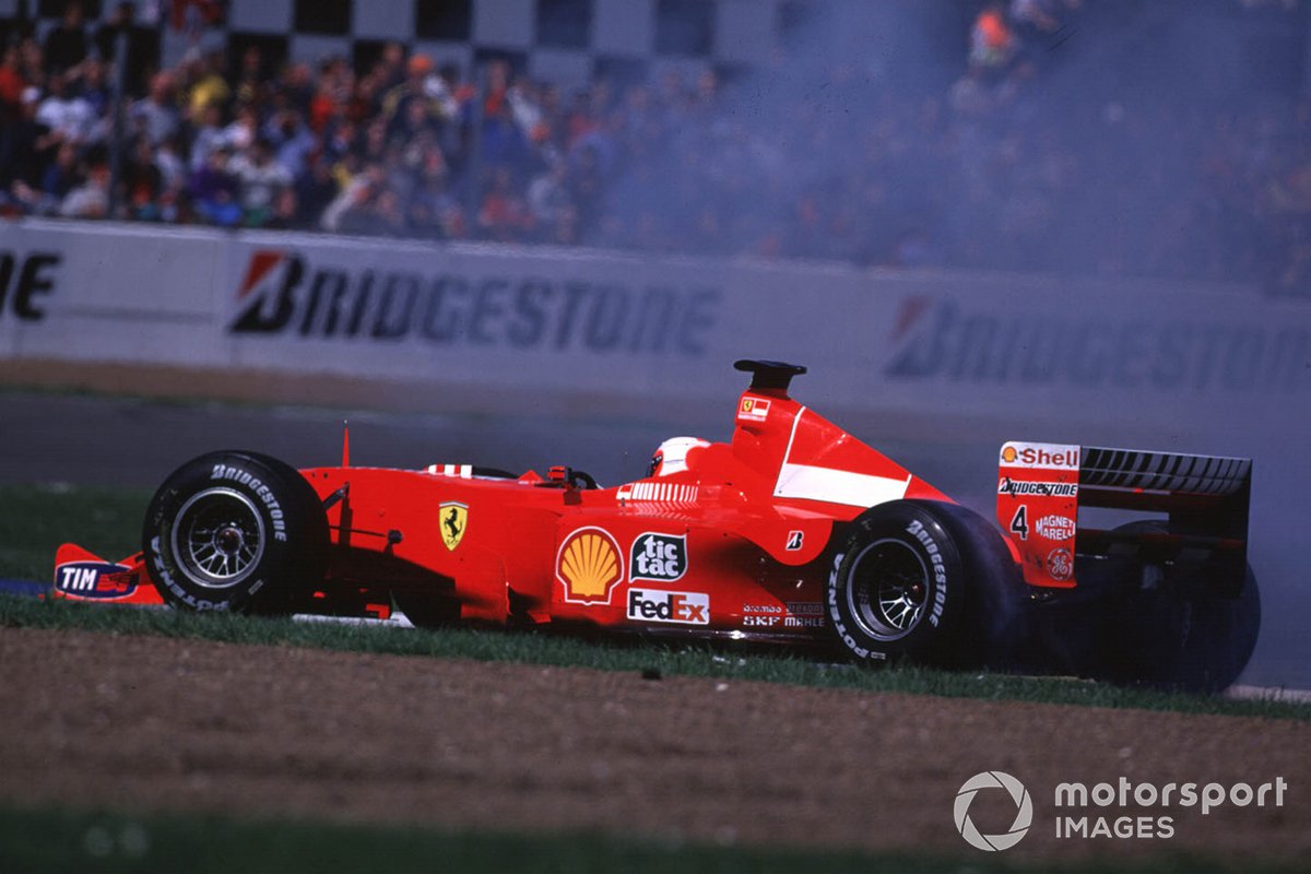 Une panne hydraulique fait tourner Rubens Barrichello et Ferrari F1-2000 tout en menant la course
