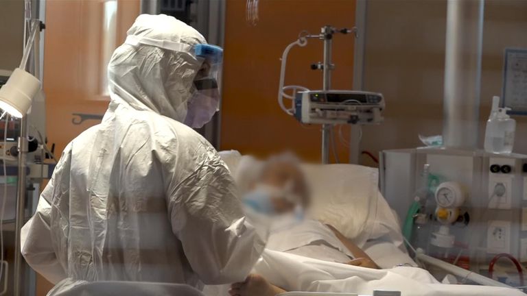 

Plus de 100 personnels de santé en Italie ont perdu la vie à COVID19 depuis février. Et plus de 12 000 ont été infectés. 
