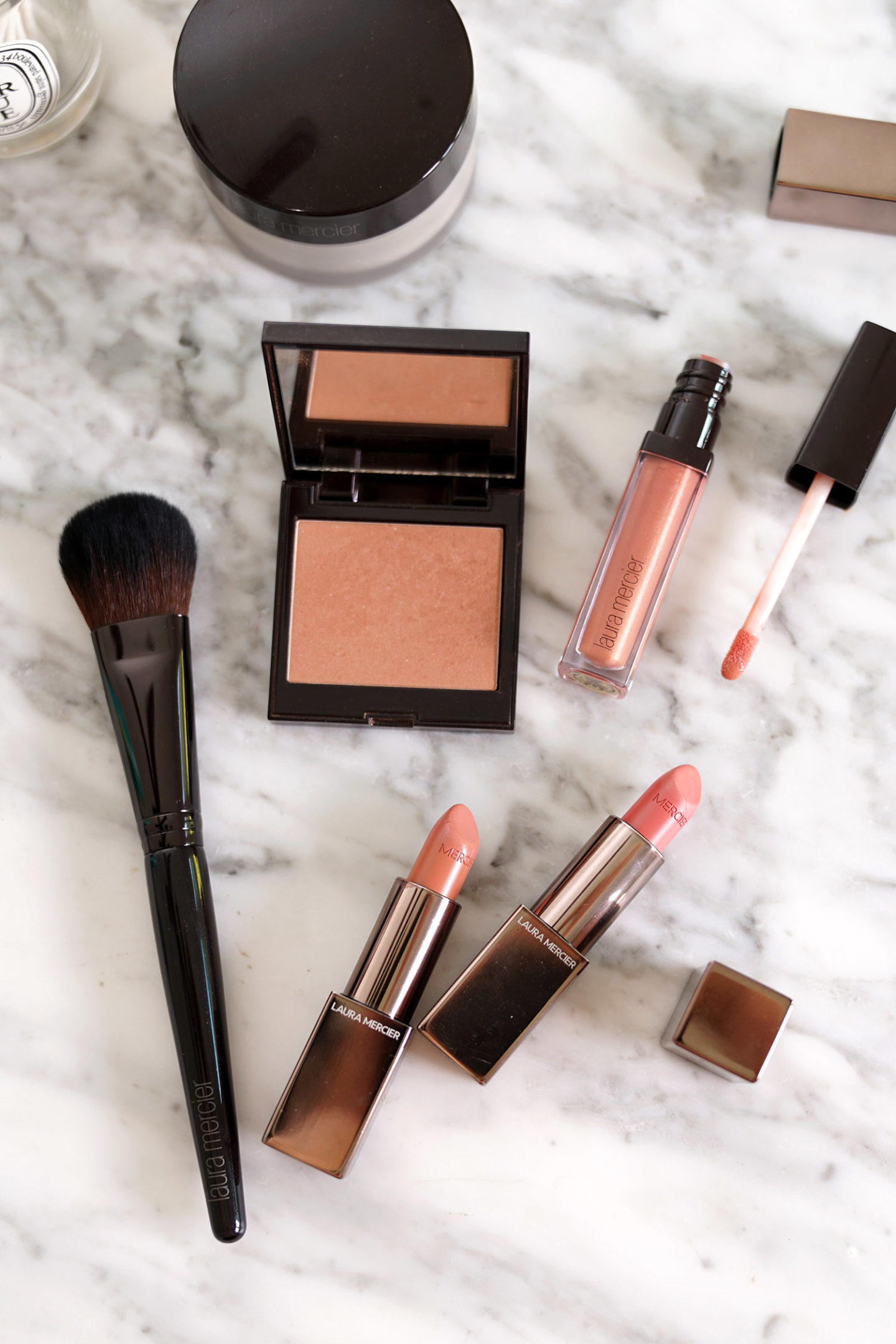 Maquillage neutre classique Laura Mercier
