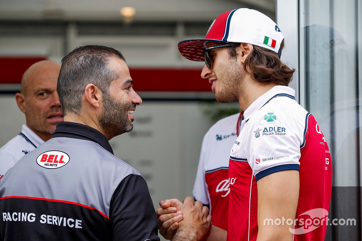 Antonio Giovinazzi, Alfa Romeo avec Michael Aumento, Racing Manager chez Bell Helmets