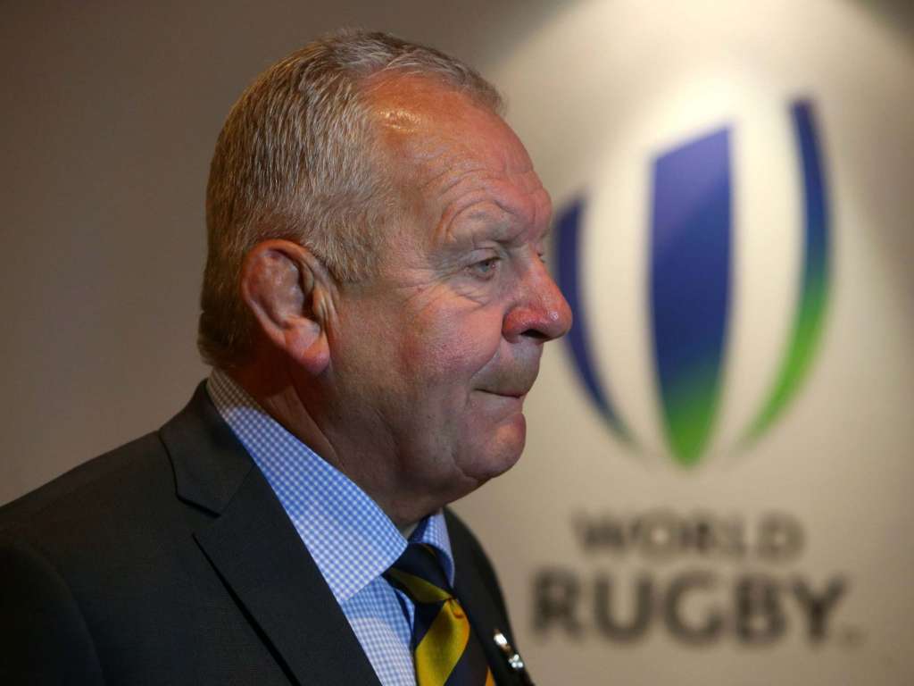 Sir Bill Beaumont repousse la concurrence d’Agustin Pichot pour remporter sa réélection à la présidence du World Rugby
