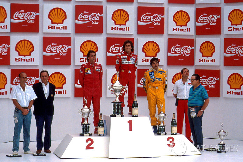 Podium: vainqueur de la course Alain Prost, deuxième place Gerhard Berger, troisième place Nelson Piquet