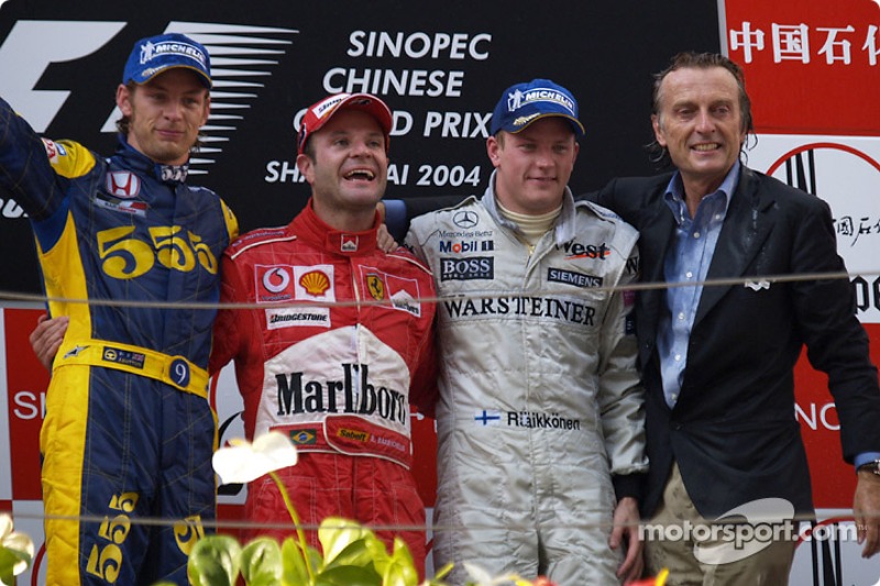 Podium: vainqueur de la course Rubens Barrichello avec Jenson Button, Kimi Raikkonen et Luca di Montezemelo