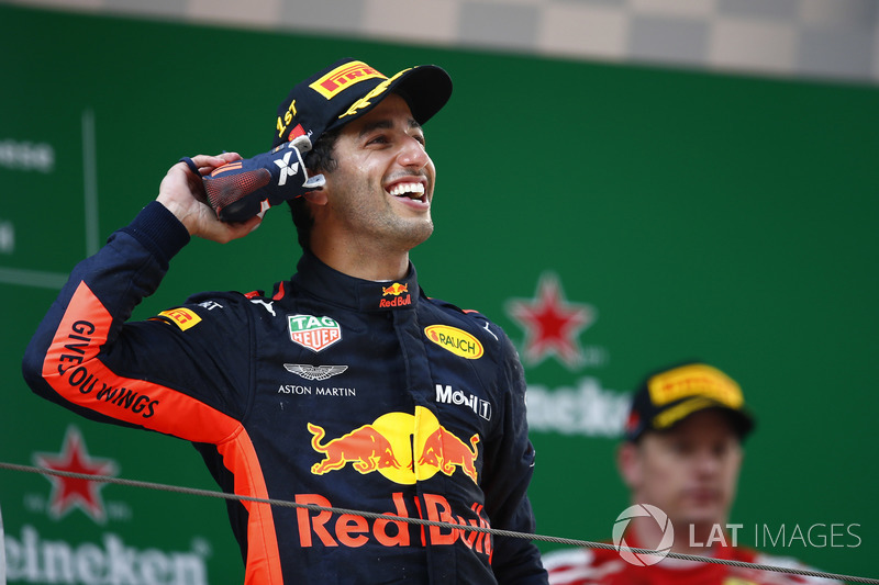 Vainqueur de la course Daniel Ricciardo, Red Bull Racing