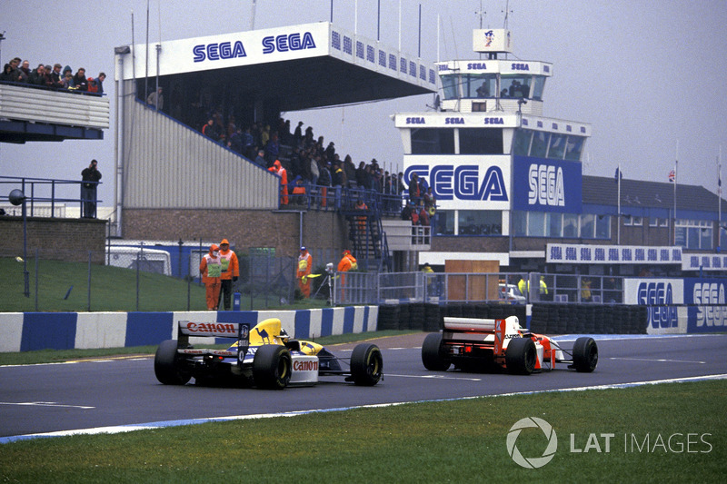 Ayrton Senna, McLaren MP4 / 8, mène Damon Hill, Williams FW15C