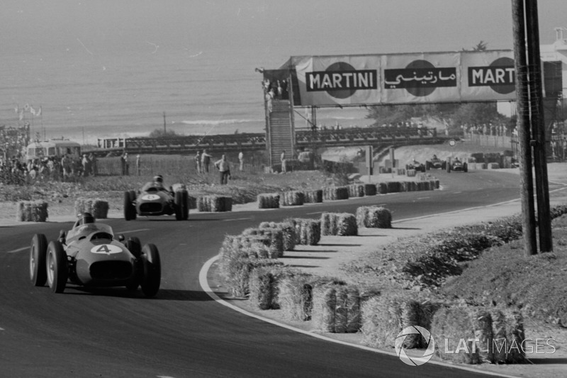 Hill dirige Hawthorn à Casablanca, mais la recrue céderait la deuxième place à son coéquipier, lui permettant de marquer suffisamment de points pour devenir le premier champion du monde de F1 en Grande-Bretagne.