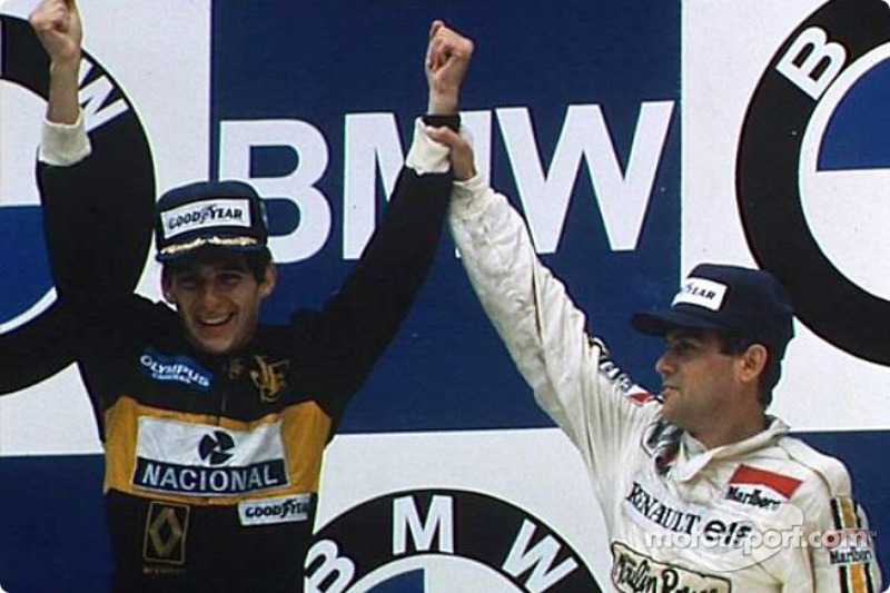 Vainqueur Ayrton Senna avec Patrick Tambay sur le podium