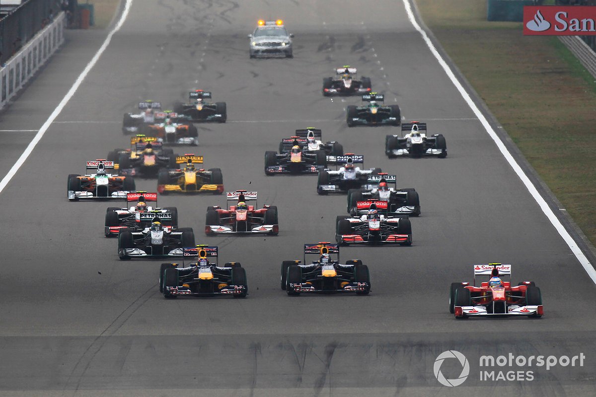 Fernando Alonso, Ferrari F10 en tête au départ