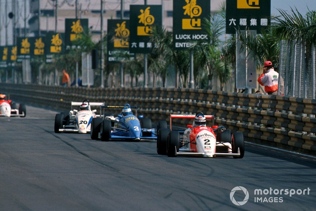 Mika Hakkinen, Ralt RT34-Mugen mène Michael Schumacher, Reynard 903-Volkswagen