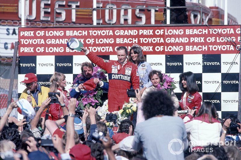 Niki Lauda, ​​McLaren MP4 / 1B-Ford, deuxième place Keke Rosberg, Williams, troisième place Gilles Villeneuve, Ferrari
