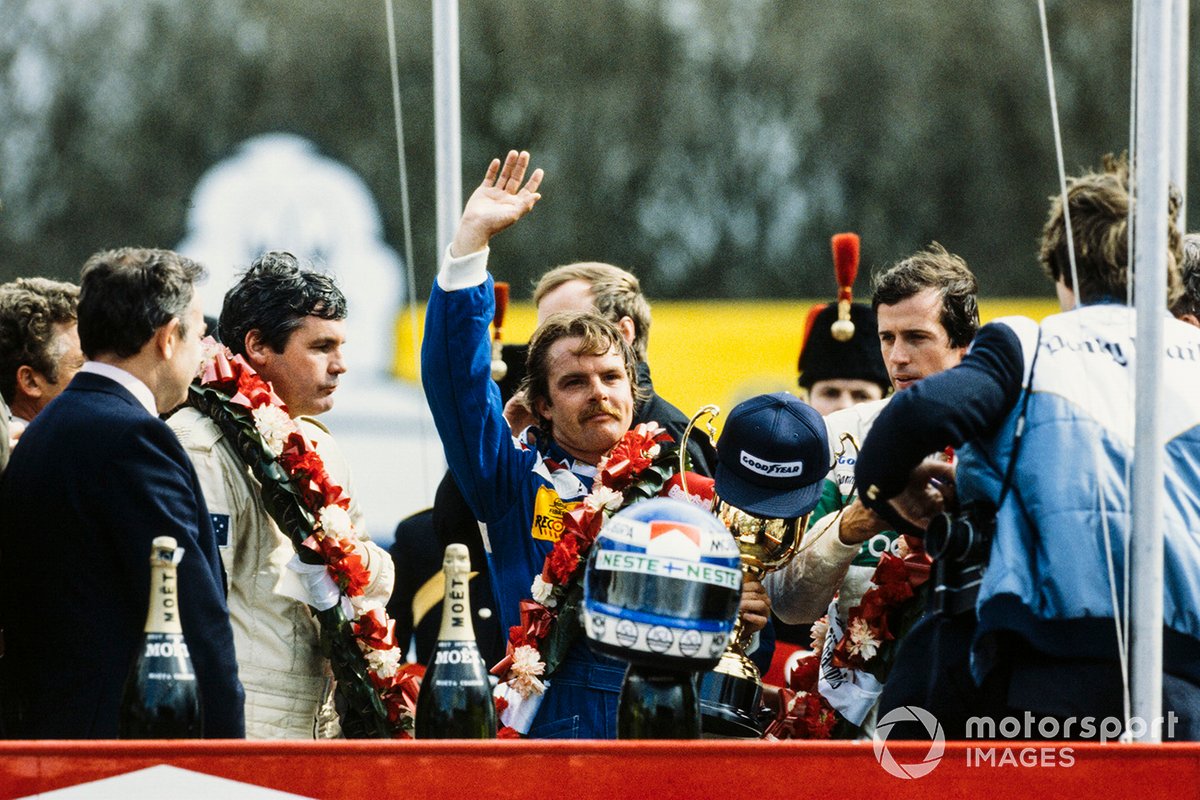 Podium: vainqueur de la course Keke Rosberg, Williams, deuxième place Danny Sullivan, Benetton, troisième place Alan Jones, Arrows
