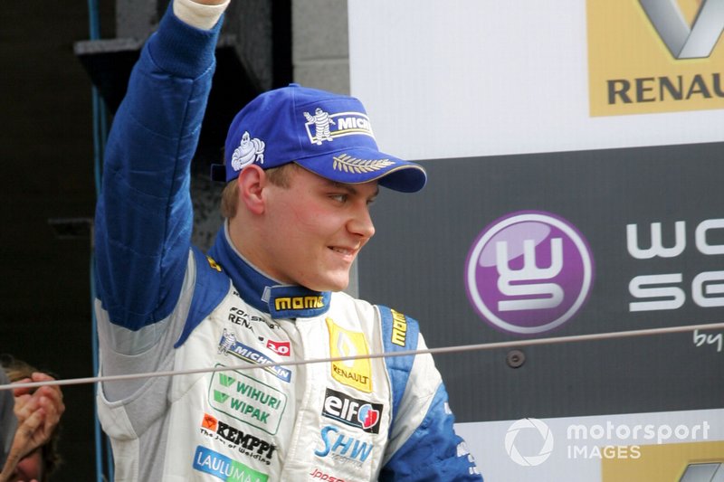 Podium: deuxième place Valtteri Bottas, Motopark Academy 