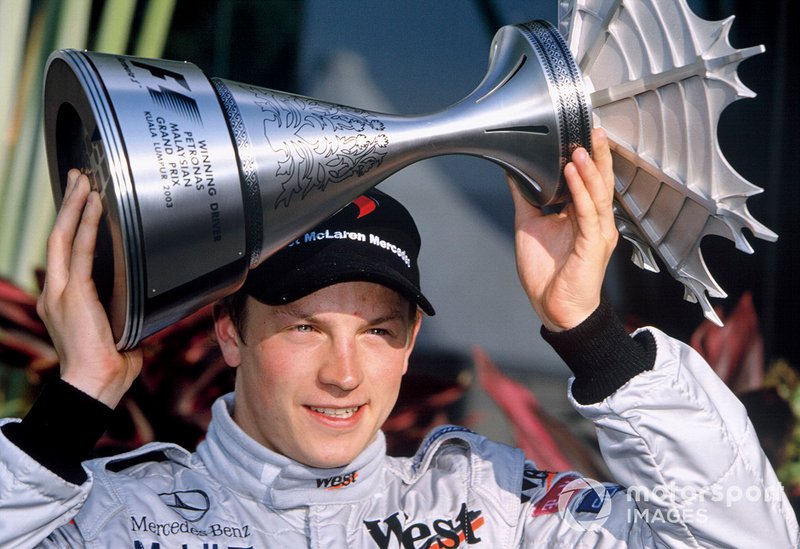 Vainqueur de la course Kimi Raikkonen, McLaren