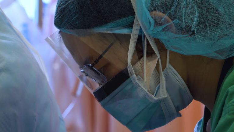 Les États-Unis ont près de 260 000 cas de virus