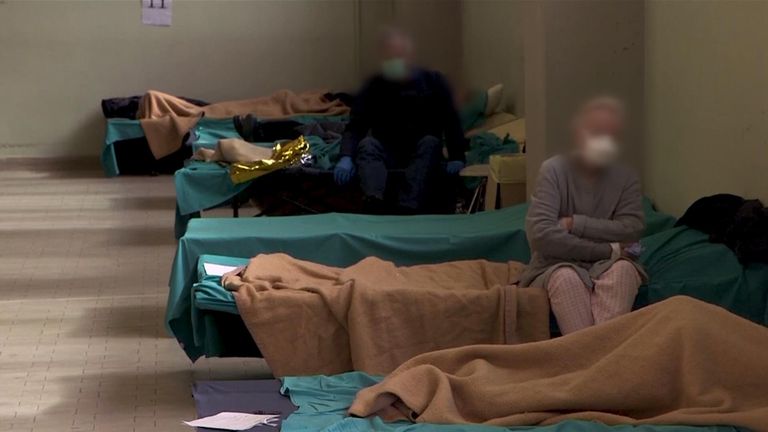 Sky News voit à l'intérieur d'un hôpital de Rome en première ligne la lutte contre COVID-19