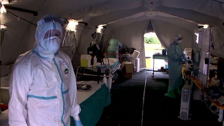 Sky News voit à l'intérieur d'un hôpital de Rome en première ligne la lutte contre COVID-19