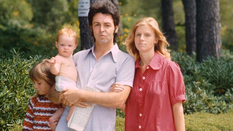 Paul et Linda McCartney et leur famille en 1972. Photo: Sipa / Shutterstock