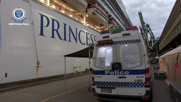 Le navire est susceptible de rester au port pendant plusieurs jours. Photo: Force de police de la Nouvelle-Galles du Sud