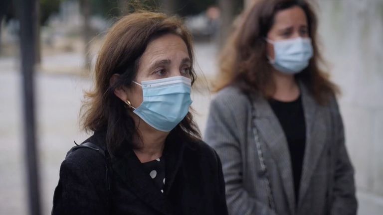 Le coronavirus force les familles à se séparer lors des funérailles espagnoles