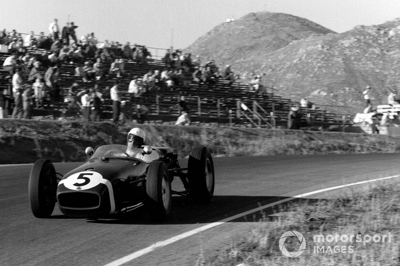 Gagner le seul Grand Prix de Formule 1 des États-Unis qui se tiendra à Riverside, en Californie, en 1960 au volant d'une Lotus 18.