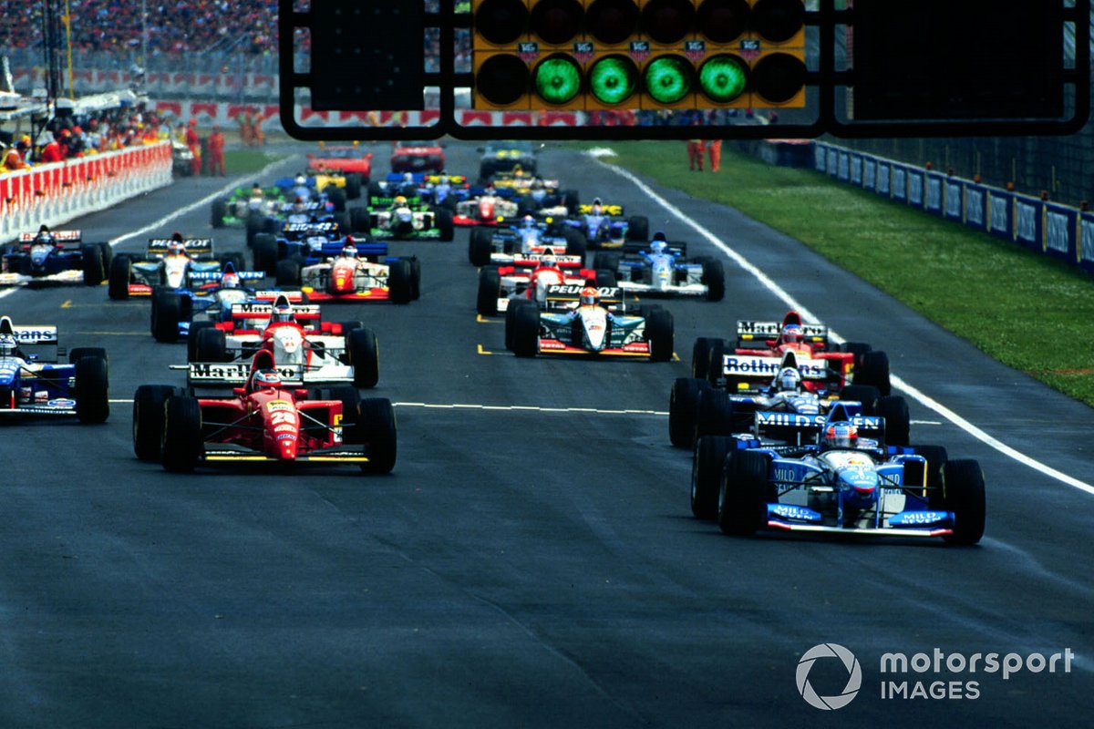 Michael Schumacher, Benetton B195 Renault, Gerhard Berger, Ferrari 412T2`` David Coulthard, Williams FW17 Renault, Damon Hill, Williams FW17 Renault, Jean Alesi, Ferrari 412T2`` Mika Hakkinen, McLaren MP4 / 10 Mercedes`` Eddie Irvine, Jordanie 195 Peugeot, et Johnny Herbert, Benetton B195 Renault, au départ