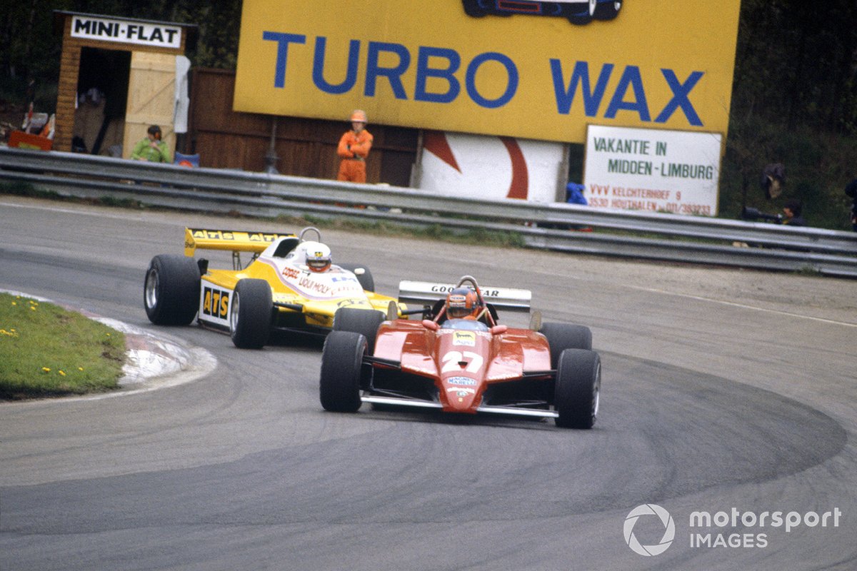 Gilles Villeneuve, Ferrari 126C2 mène Manfred Winkelhock, ATS D5-Ford