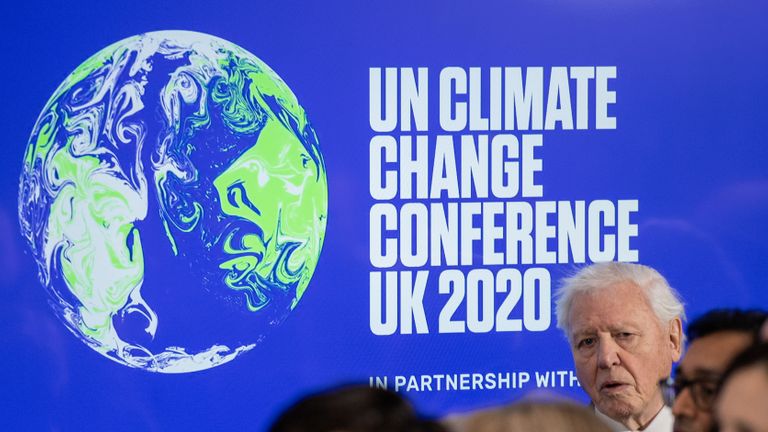 LONDRES, ANGLETERRE - 04 FÉVRIER: Le diffuseur et naturaliste britannique Sir David Attenborough assiste au lancement du COP26 UN Climate Summit, organisé au Royaume-Uni, qui se tiendra cet automne à Glasgow, au Science Museum, le 4 février 2020 à Londres, en Angleterre. Johnson réitérera l'engagement du gouvernement à l'objectif de zéro net d'ici 2050 et appellera à une action internationale pour atteindre des émissions nettes nettes mondiales. Le Premier ministre devrait également annoncer son intention d'avancer la date cible actuelle pour la fin des ventes de nouveaux véhicules à essence et diesel au Royaume-Uni de 2040 à 2035, y compris les véhicules hybrides pour la première fois. (Photo par Chris J Ratcliffe-WPA Pool / Getty Images)